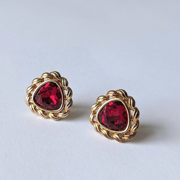 Swarovski S.A.L. Trillion Red Crystal Gold Rope Wrapped Clip-on Stud Earrings - Picture 2 of 8